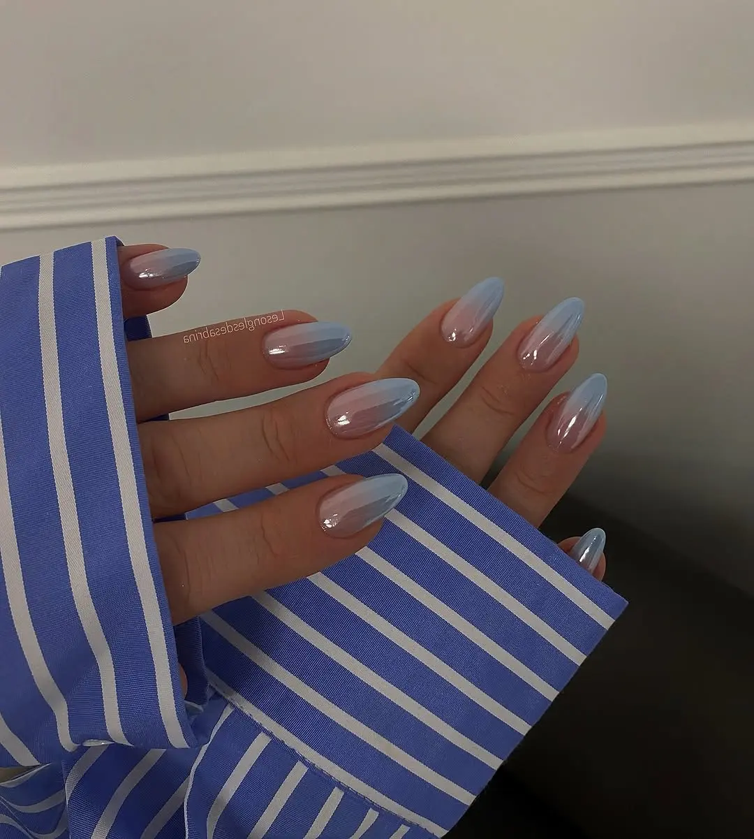 Stylish blue and pink ombre nail design