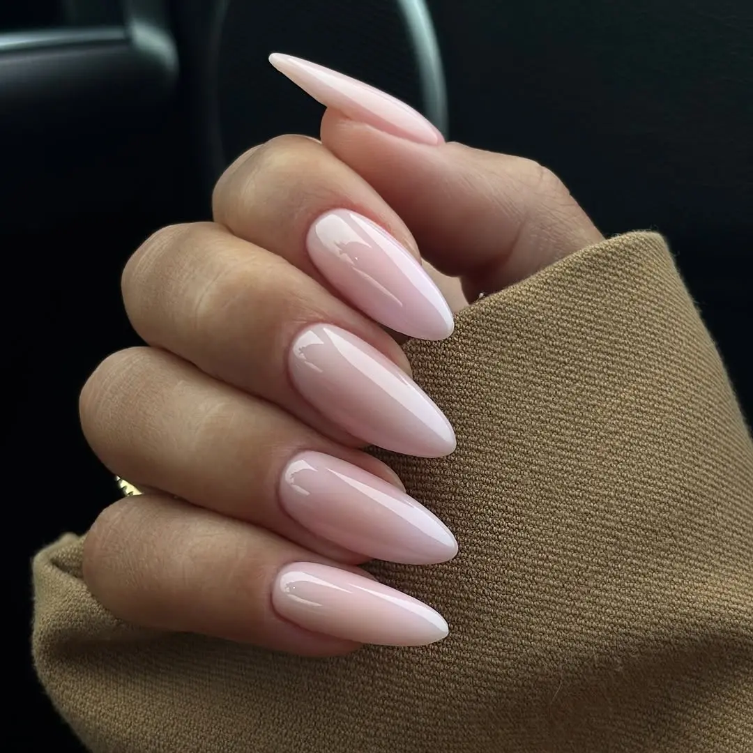 Elegant Ombre Nails in Soft Pink Shades