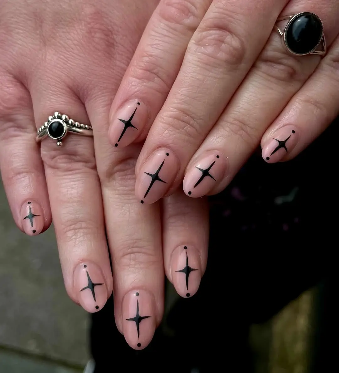 Elegant minimalist nails with black accents