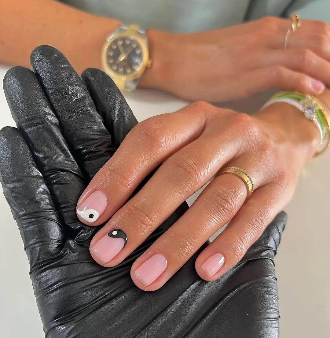 Chic and minimalistic yin-yang nail art