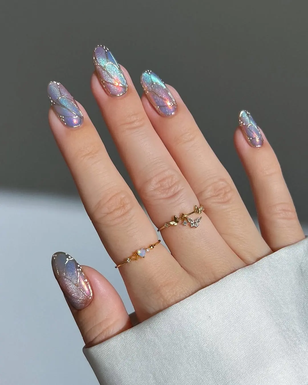Glittering spring vibes with elegant nail art