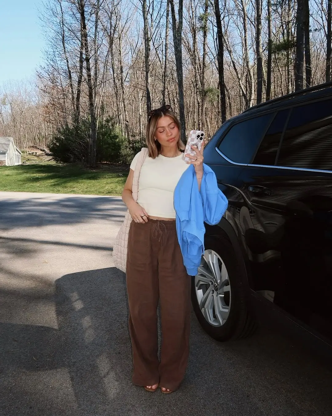 Chic and Comfortable Spring Mom Outfit Inspiration
