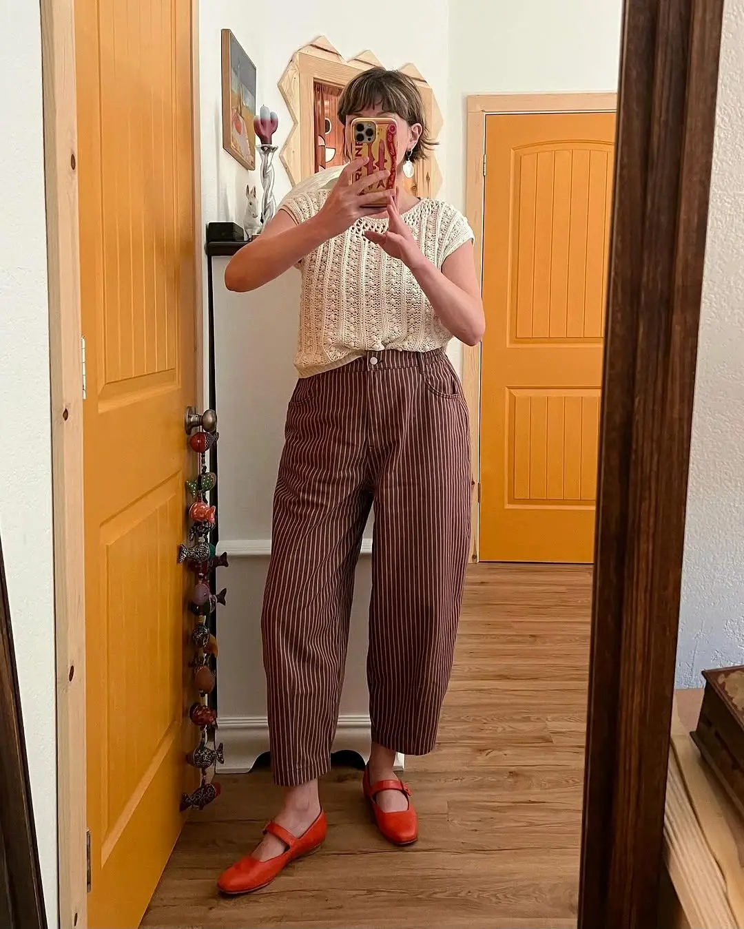 Chic Spring Vibes in Striped Trousers