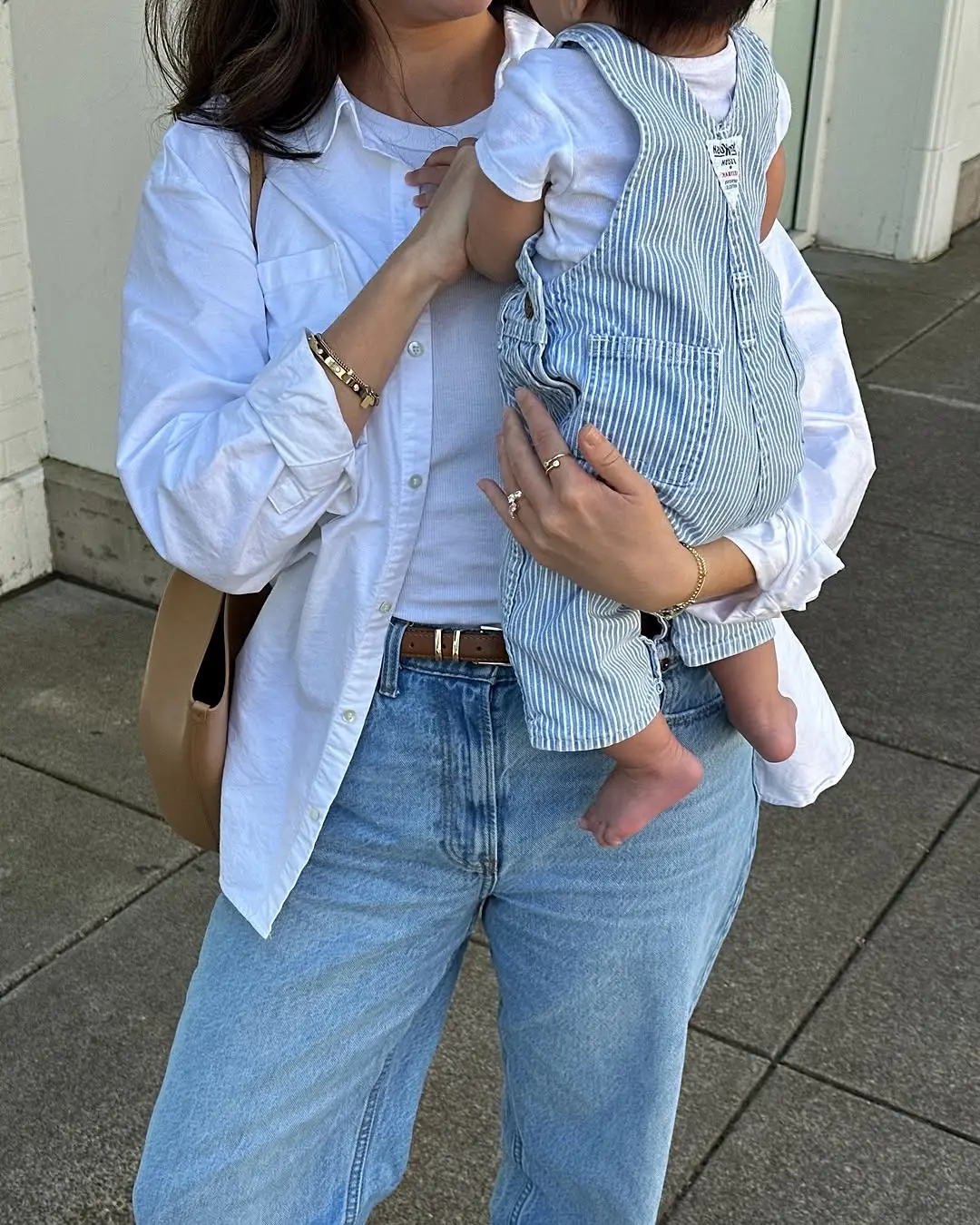Chic and Casual Spring Vibes for Moms