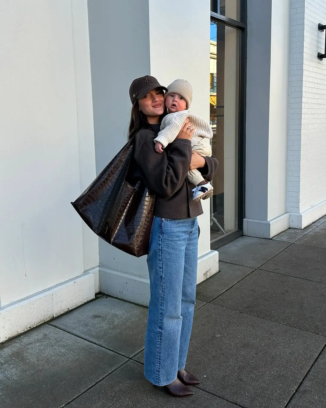Chic Spring Outfit for Trendy Moms