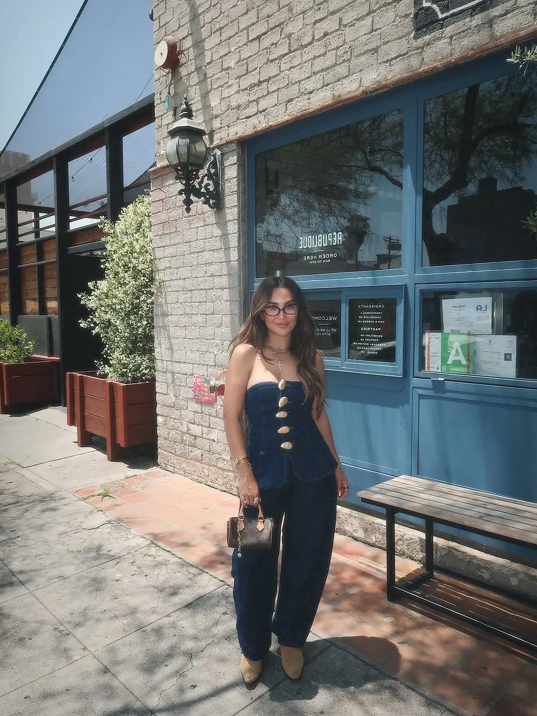 Chic summer brunch outfit for stylish outings