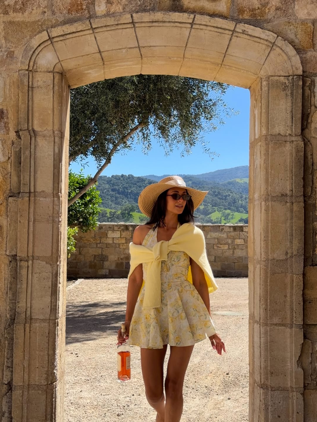 Chic Winery Outfit for Sunny Days