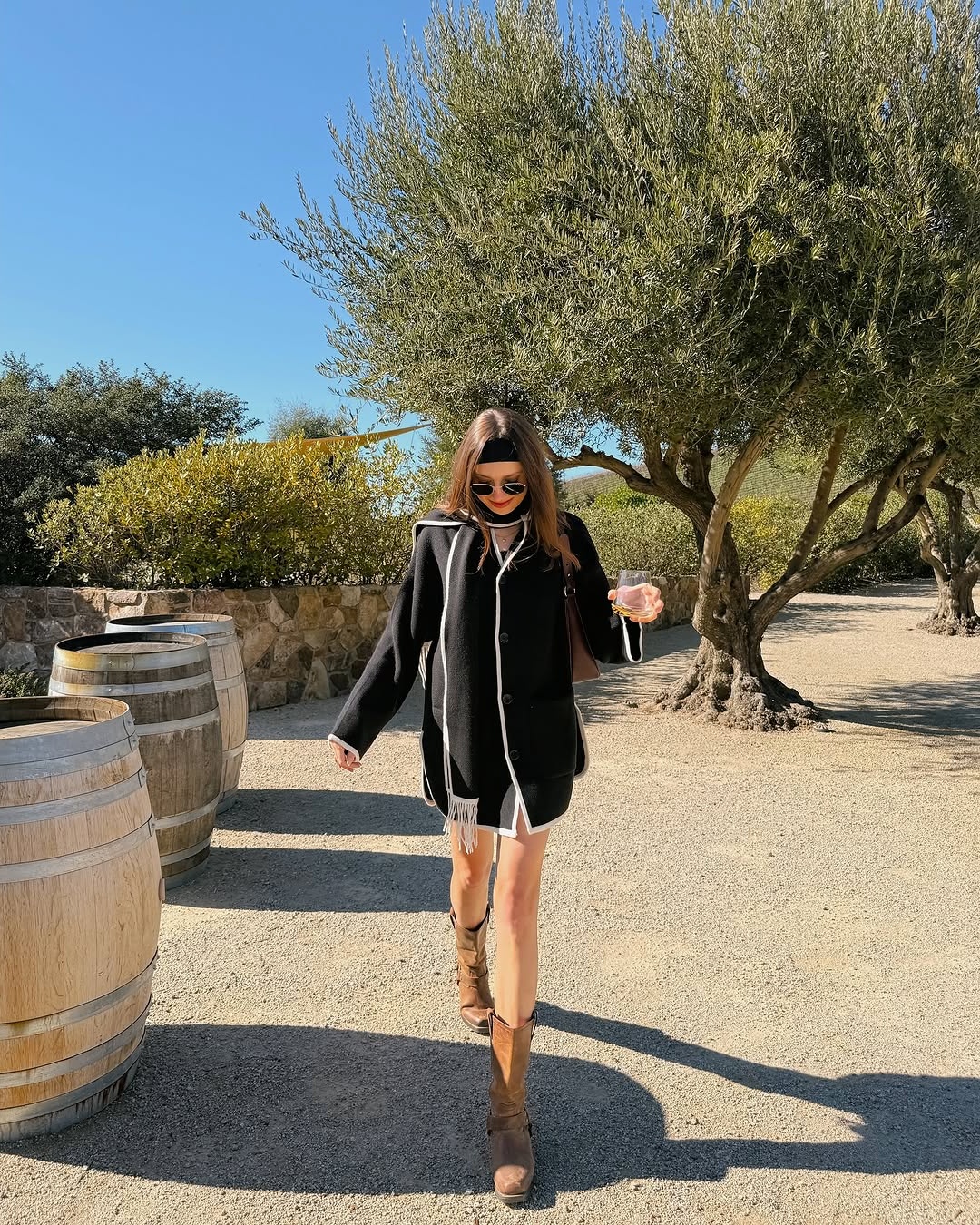 Chic winery outfit for sunny days
