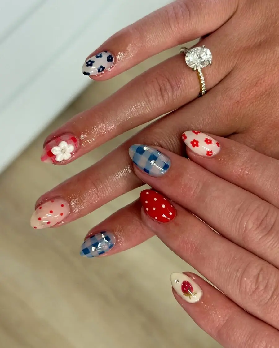 Colorful 4th of July Nail Art Designs