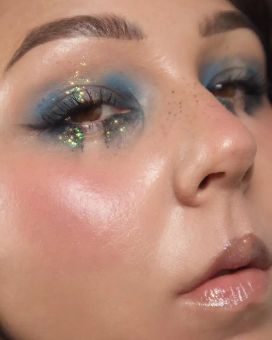 Stunning baby blue shimmer eye effect