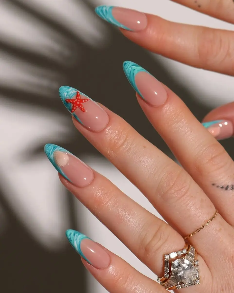 Stylish beach nails with starfish design