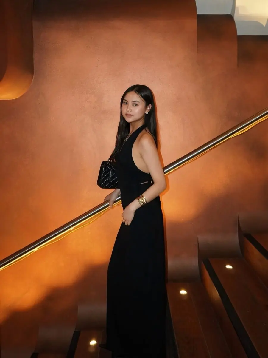 Chic black dress for elegant outings