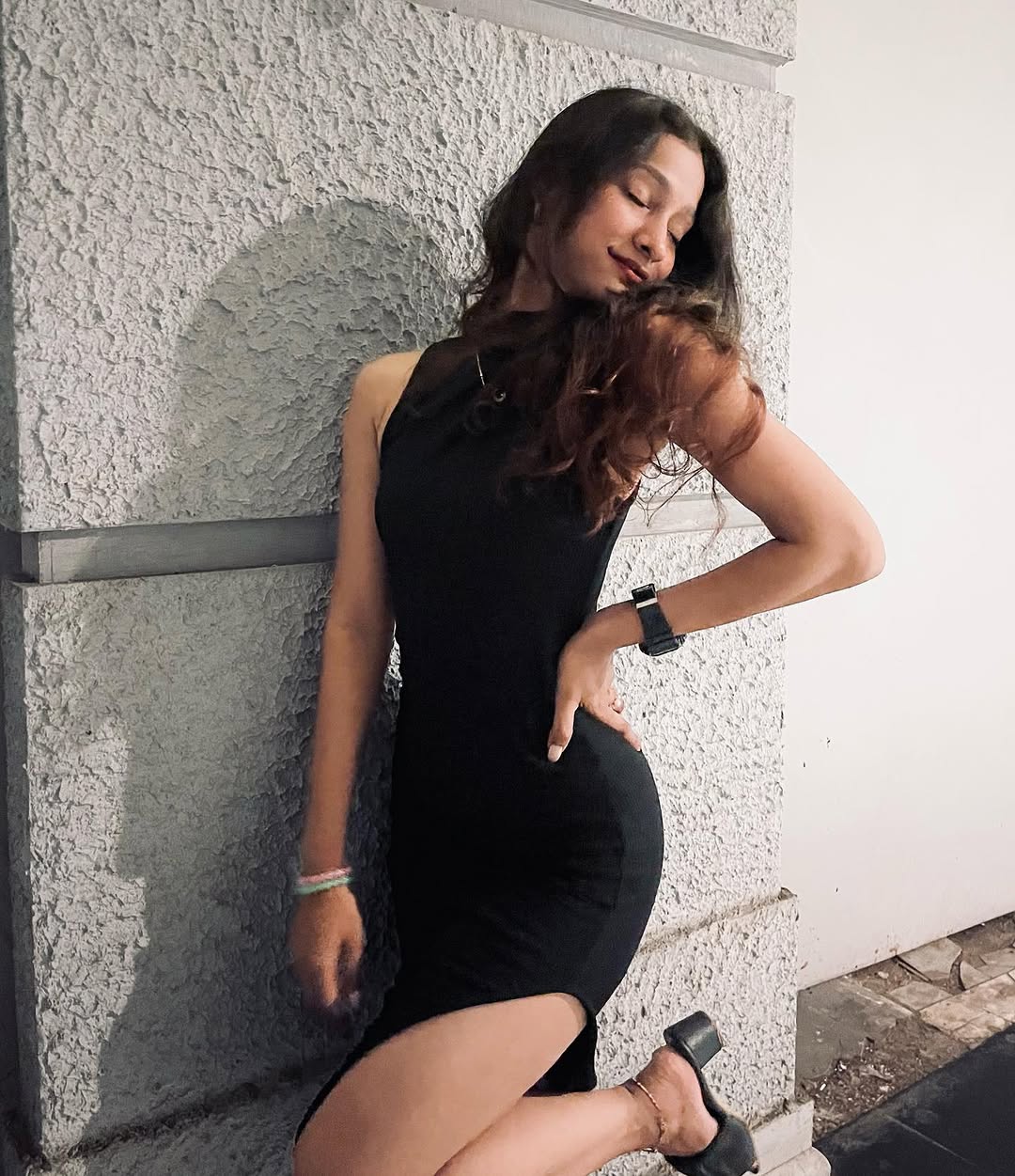 Sleek Black Dress for Elegant Evenings
