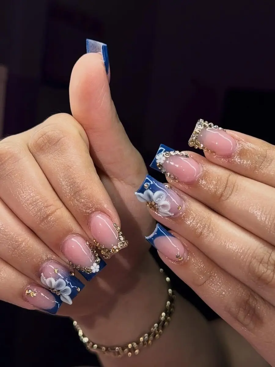 Elegant blue floral prom nail design