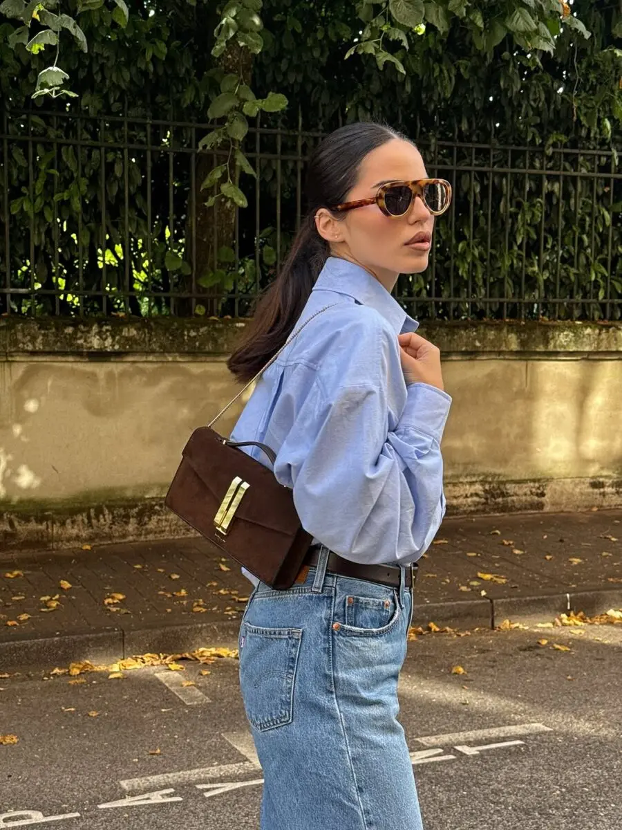Chic Blue Shirt with Denim for Business Casual