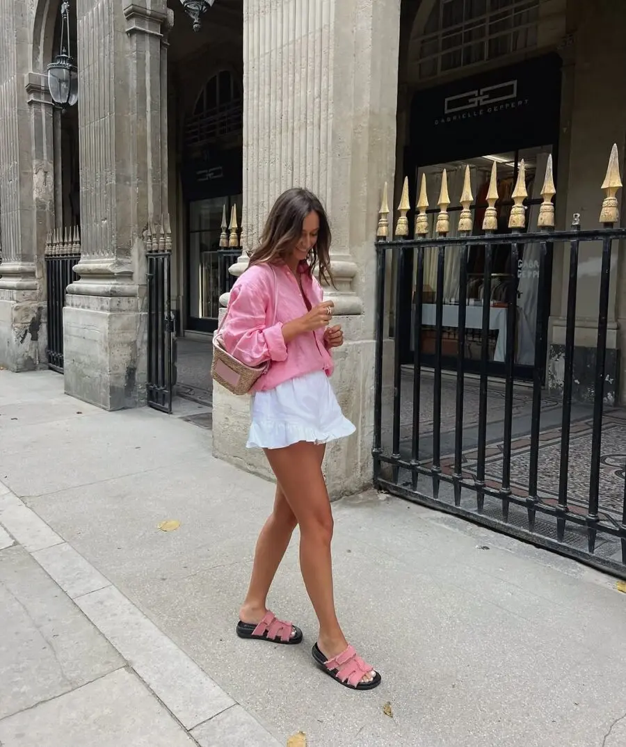 Effortlessly stylish summer look with soft hues