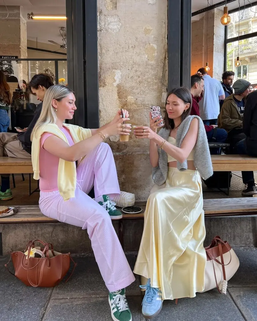 Chic Summer Vibe with Friends at Café