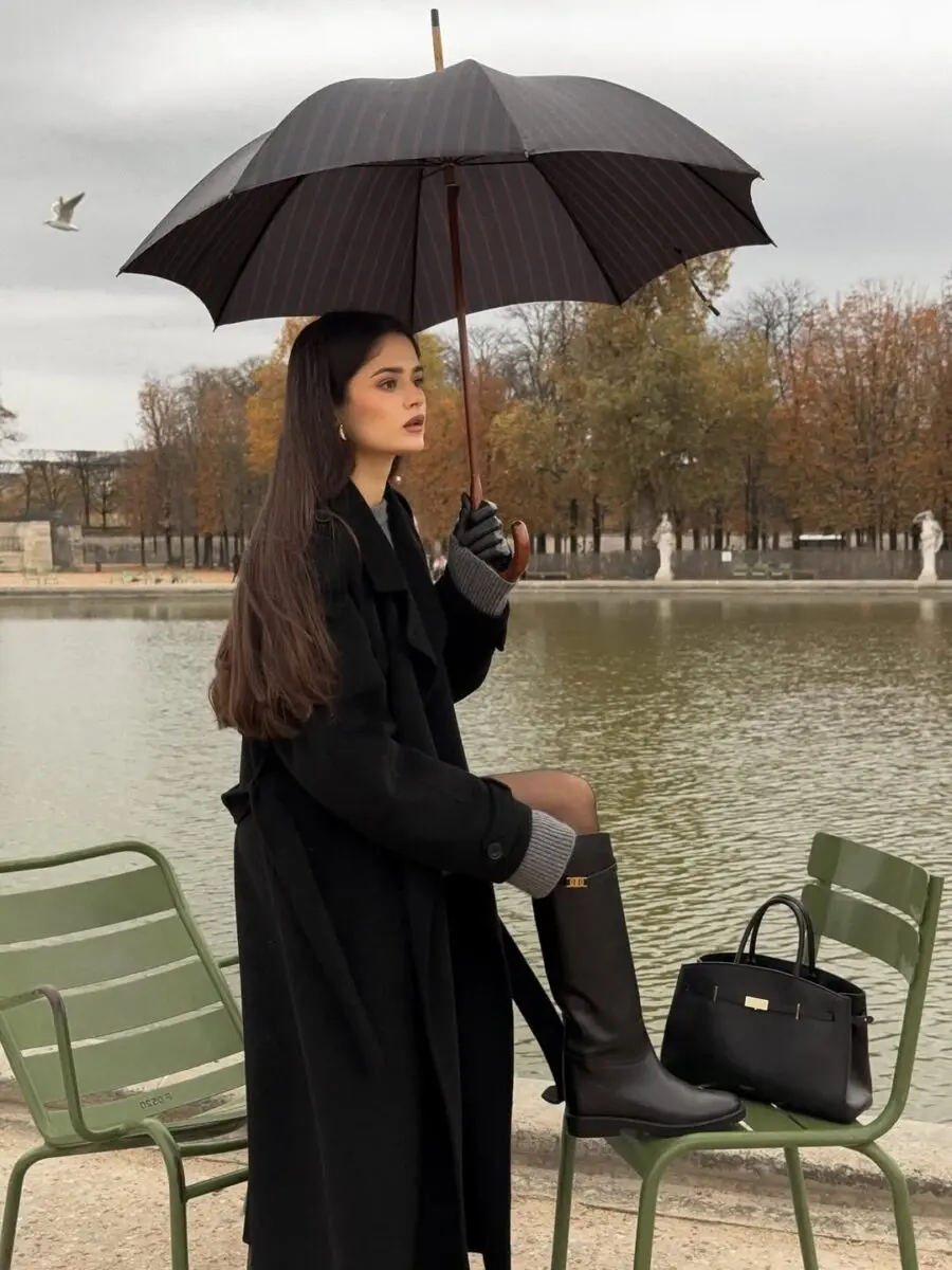 Effortless chic for drizzly city strolls