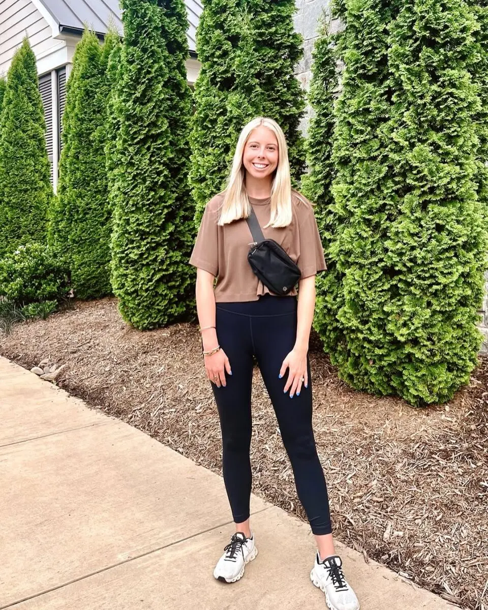 Chic summer leggings for a trendy look