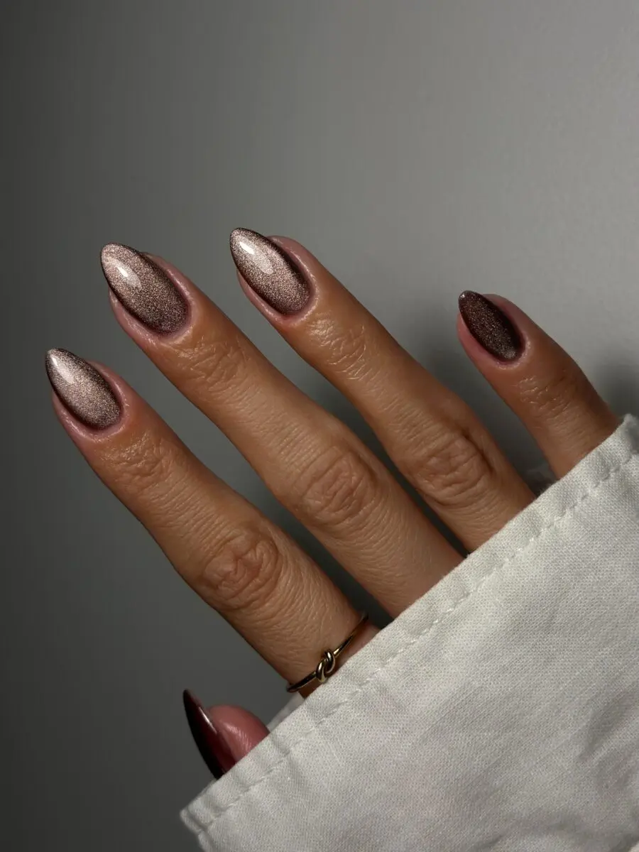 Elegant cat eye nails with shimmering accents