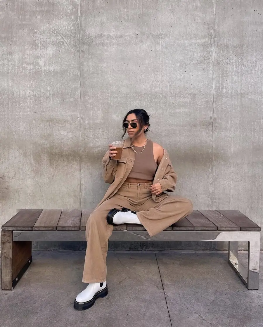 Chic brown ensemble for a stylish look