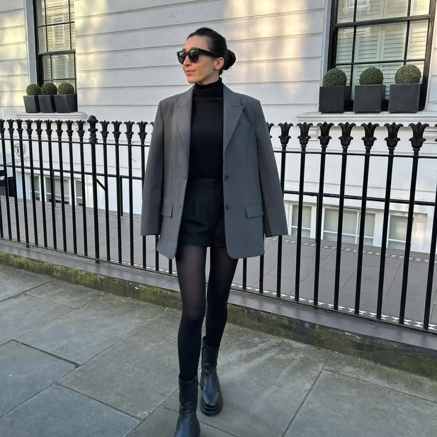 Chic street style with Chelsea boots and blazer