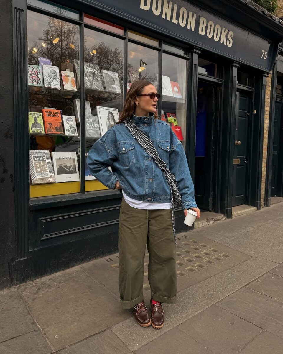 Chic and relaxed denim street style look