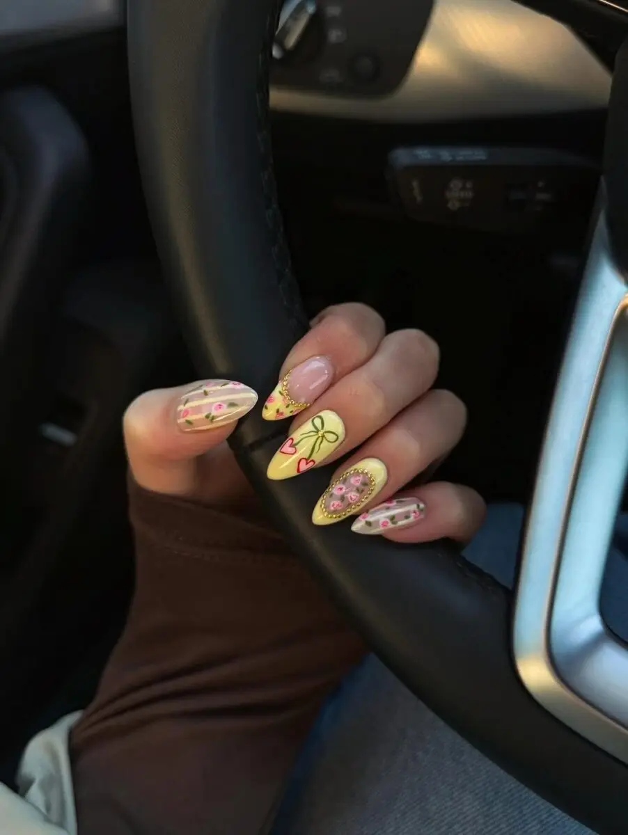 Charming coquette nails with floral details