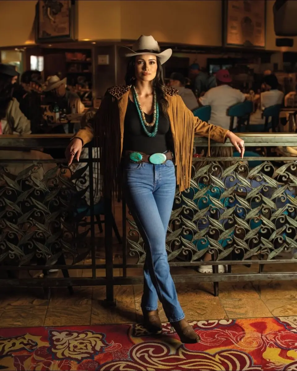 Chic Cowgirl Vibes with Modern Touch