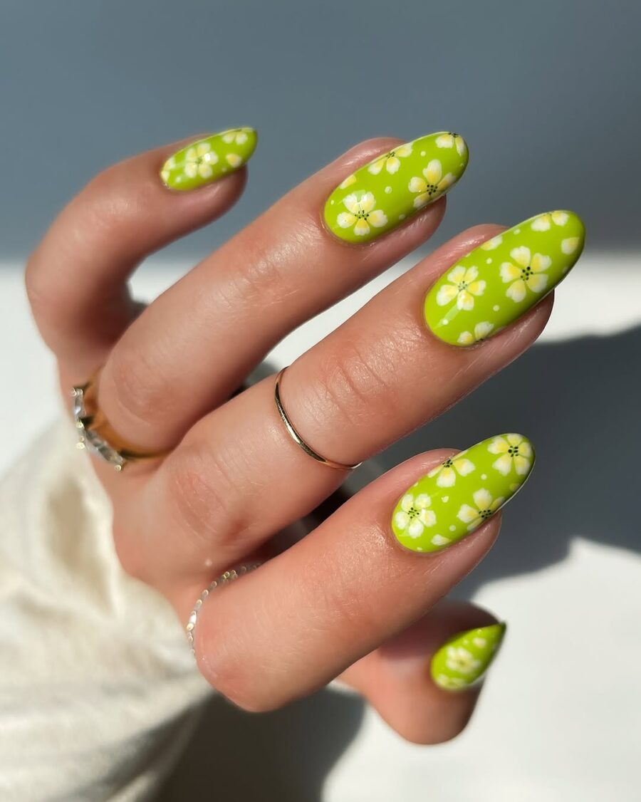 Vibrant Green Daisy Nail Art for Spring