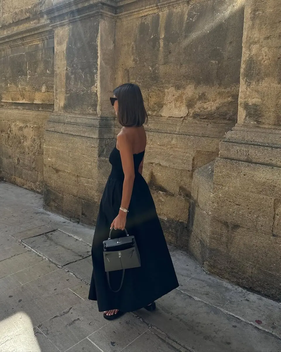 Stylish black dress for chic outings