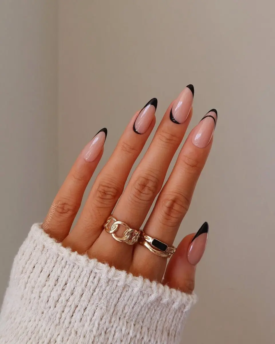 Chic black-tipped nails for office style