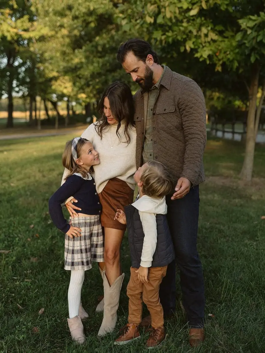 Casual family outfits perfect for autumn gatherings