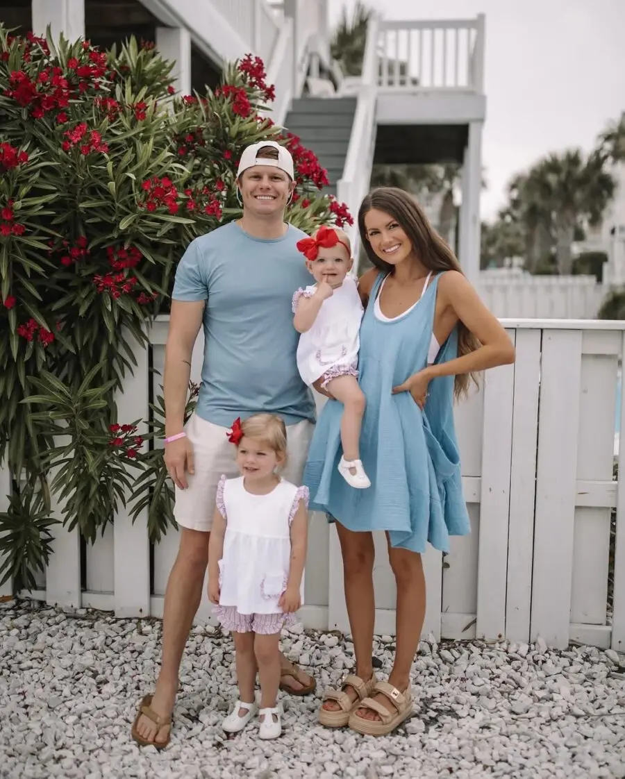Bright and casual summer family outfit ideas