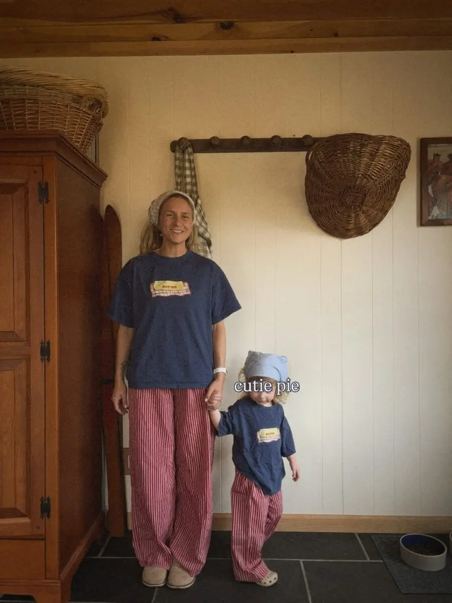 Coordinated Casual Outfits for Family Photos