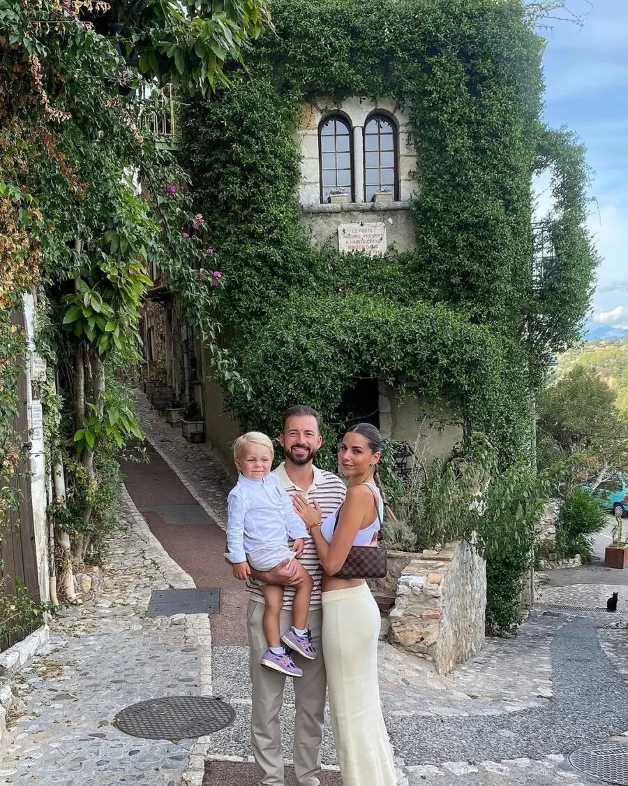 Stylish Family Outfits for a Summer Day