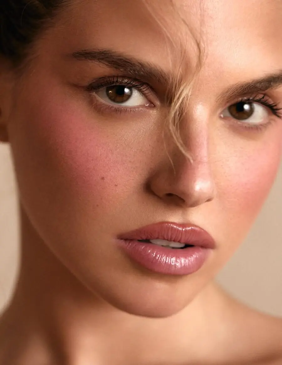 Fresh and radiant summer glow makeup look