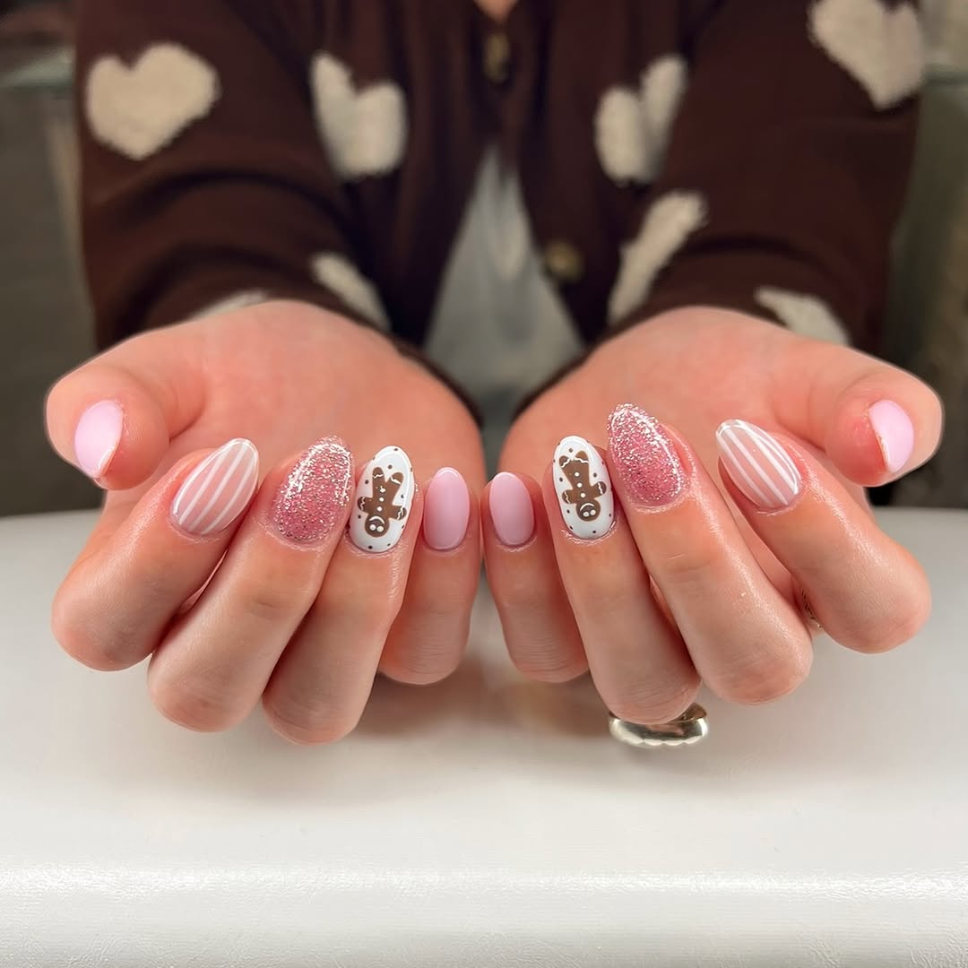 Charming gingerbread-inspired nail art for the holidays