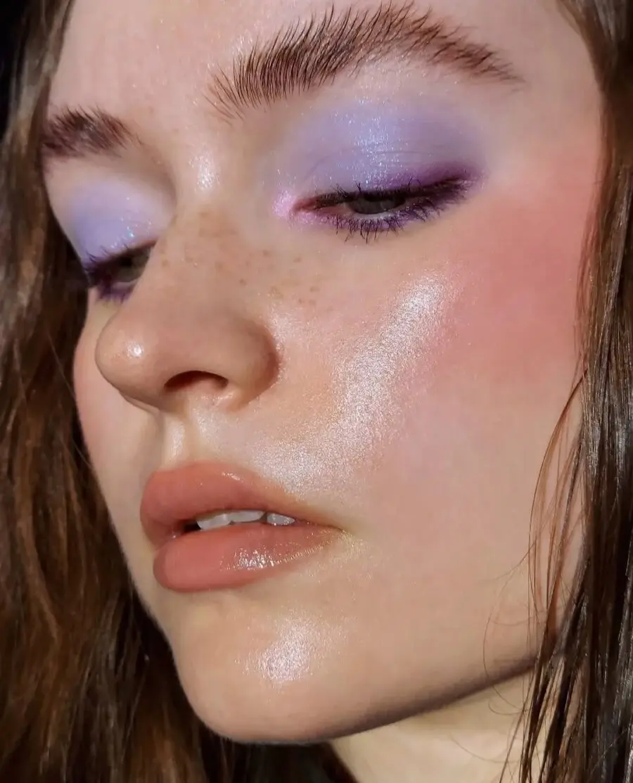 Fresh lavender tones for a radiant summer.
