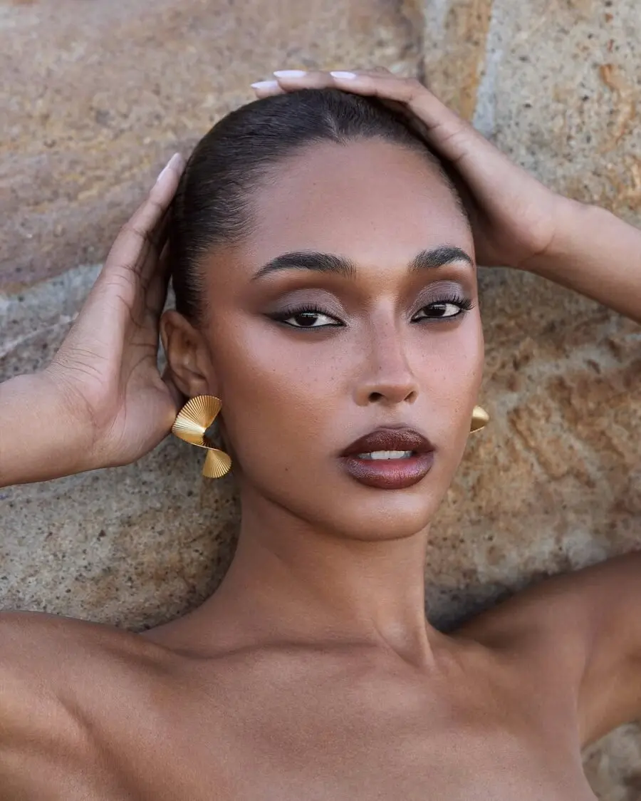 Effortlessly chic summer makeup look
