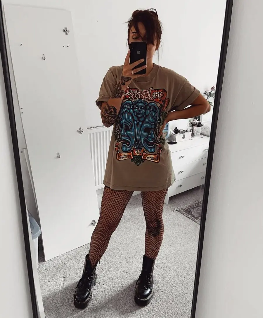 Casual grunge style with bold graphic tee