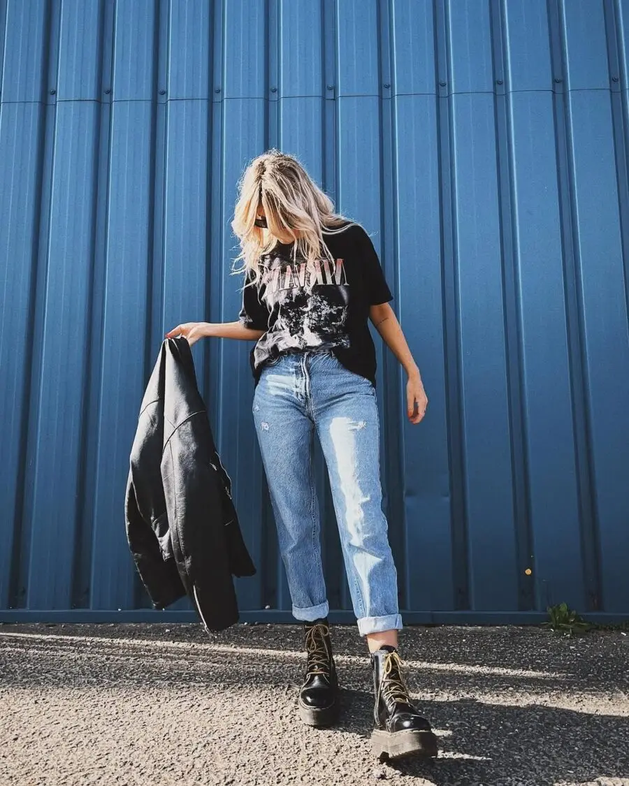 Effortlessly cool grunge style with vintage vibes