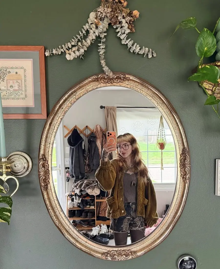 Effortlessly Chic Grunge Outfit in a Mirror