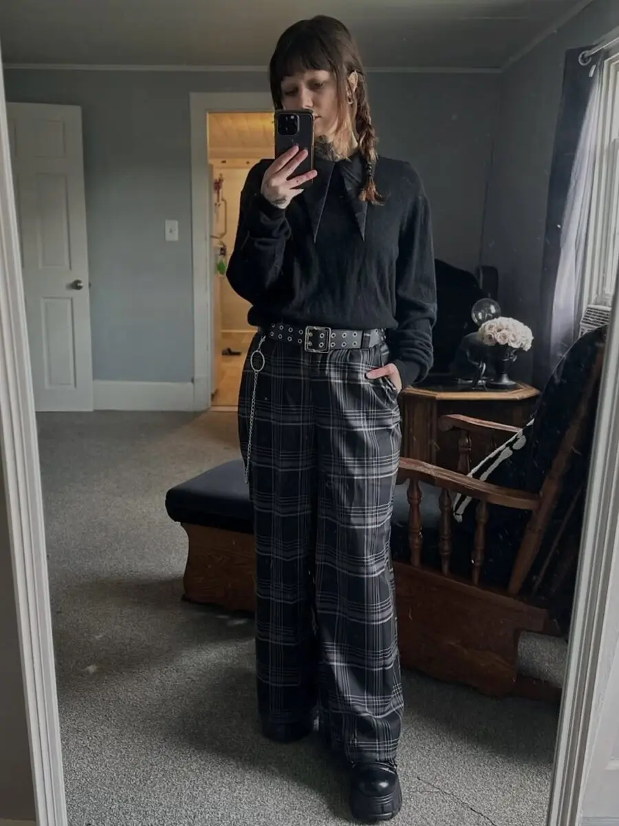 Comfortable, stylish grunge look with plaid trousers
