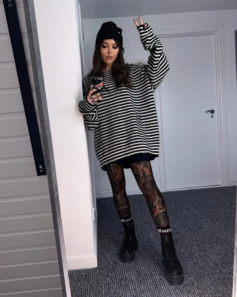 Chic and Cozy Striped Grunge Outfit Inspiration