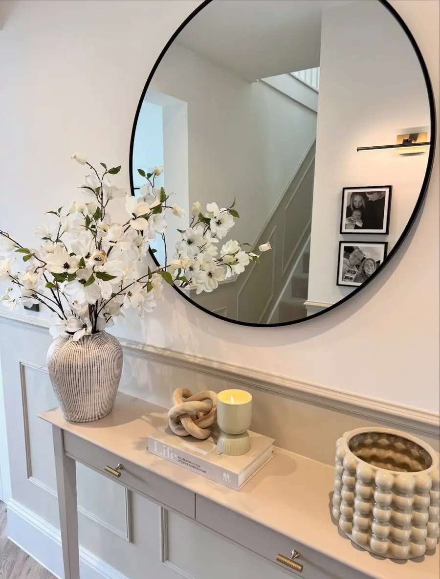 Stylish hall decor with floral elegance