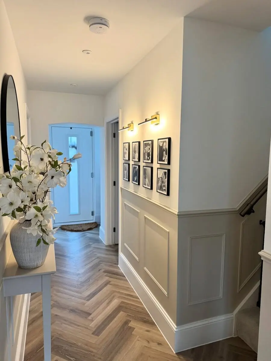 Chic and Inviting Hallway Decor Inspiration