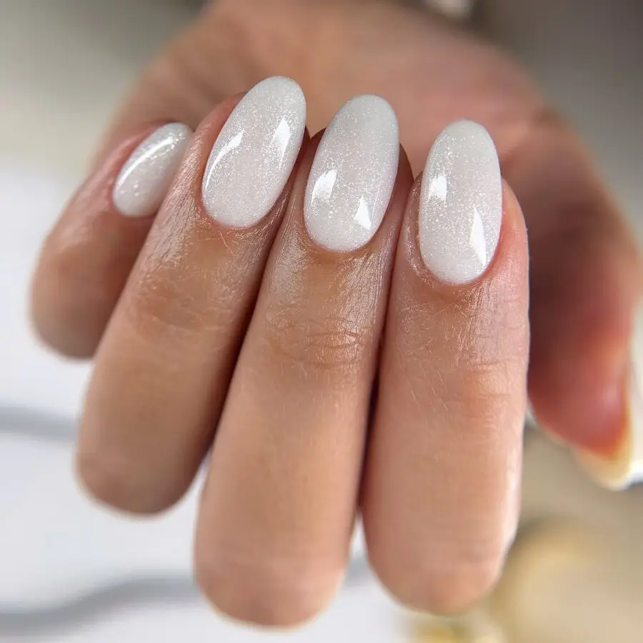 Elegant milky nails with a glossy finish