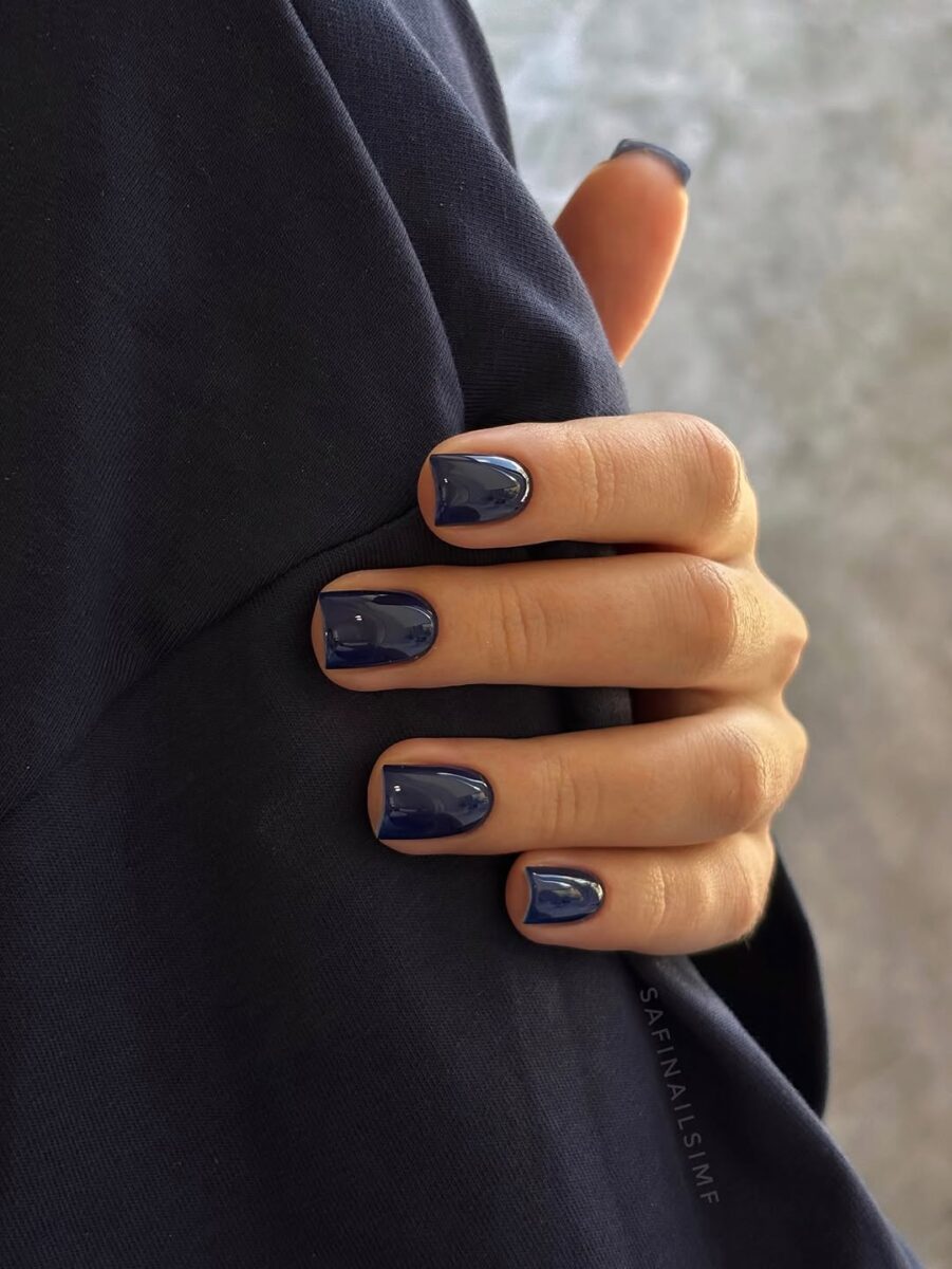 Stylish Navy Glossy Office Nail Inspiration