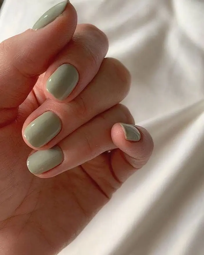 Chic Green Nails for Professional Settings
